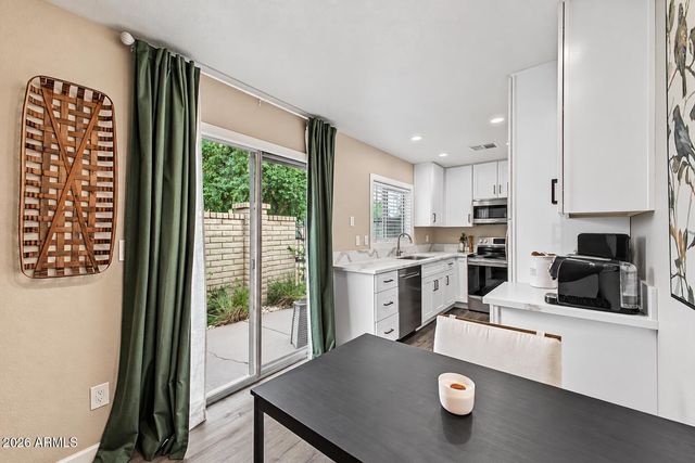 3306 S PARKSIDE Drive, Tempe, AZ 85282