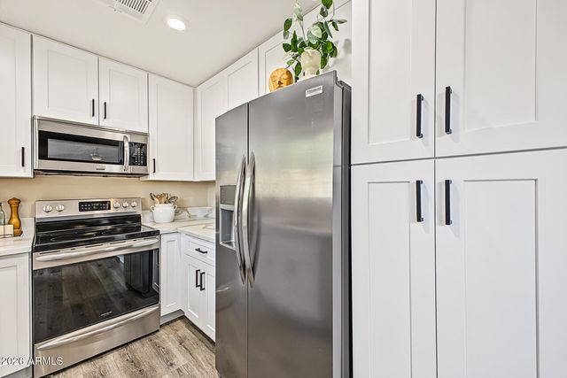 3306 S PARKSIDE Drive, Tempe, AZ 85282