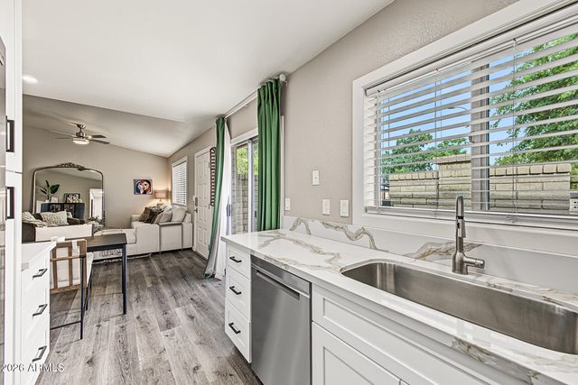 3306 S PARKSIDE Drive, Tempe, AZ 85282