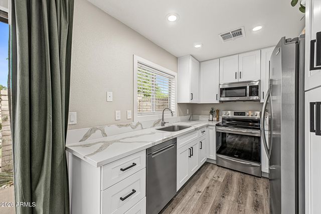 3306 S PARKSIDE Drive, Tempe, AZ 85282