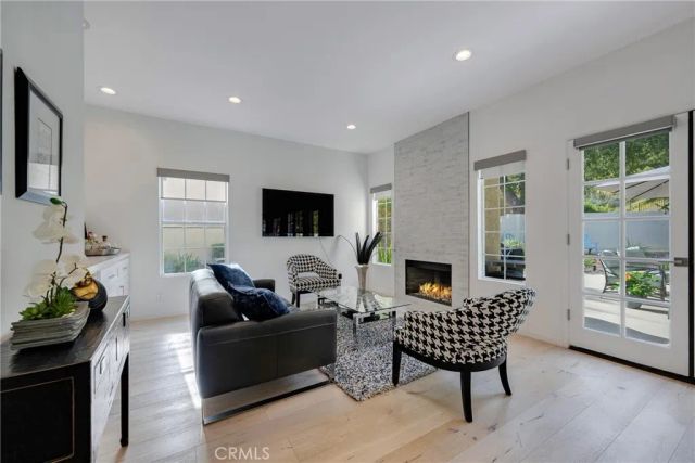 939 Blue Mountain, Westlake Village, CA 91362