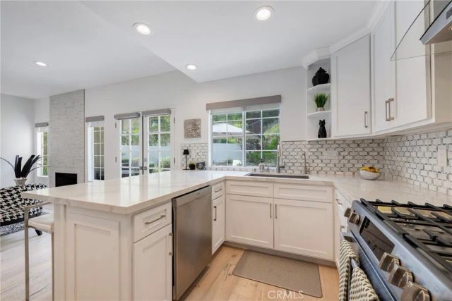 939 Blue Mountain, Westlake Village, CA 91362