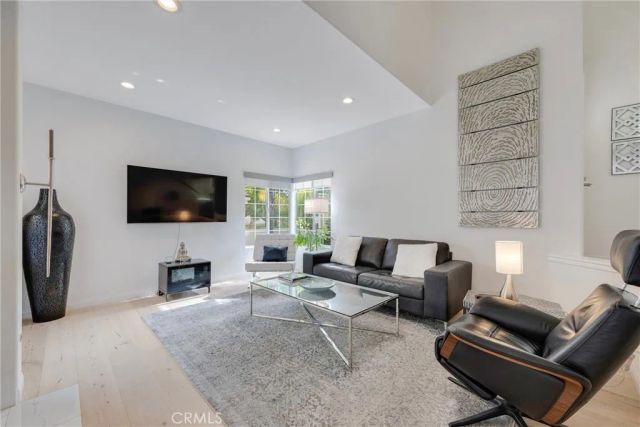 939 Blue Mountain, Westlake Village, CA 91362