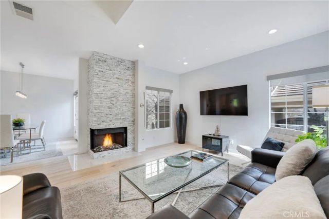 939 Blue Mountain, Westlake Village, CA 91362