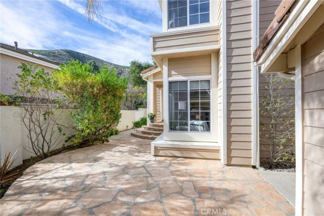 939 Blue Mountain, Westlake Village, CA 91362