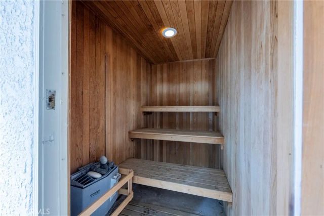 939 Blue Mountain, Westlake Village, CA 91362