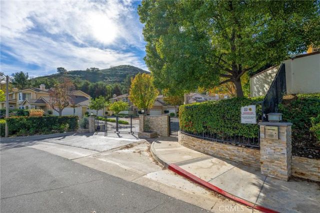 939 Blue Mountain, Westlake Village, CA 91362
