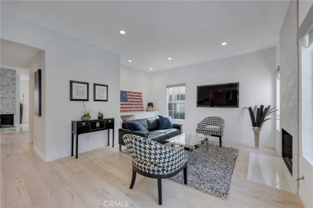 939 Blue Mountain, Westlake Village, CA 91362