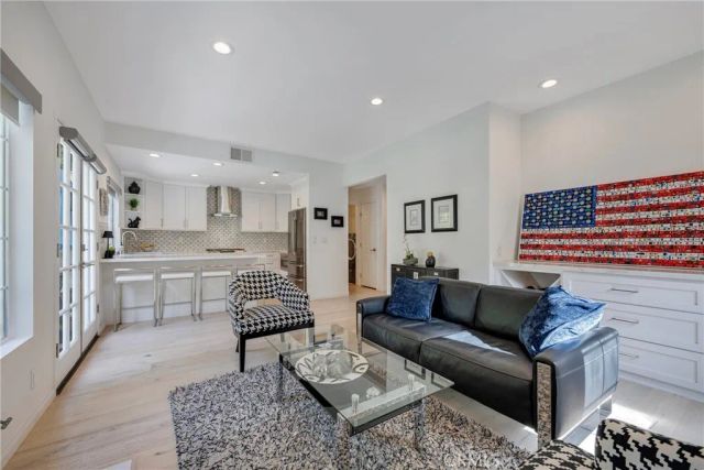 939 Blue Mountain, Westlake Village, CA 91362