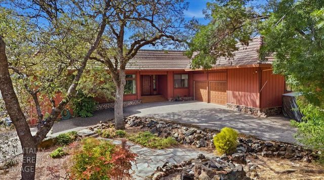 23410 Wayfarer Ct, Auburn, CA 95602