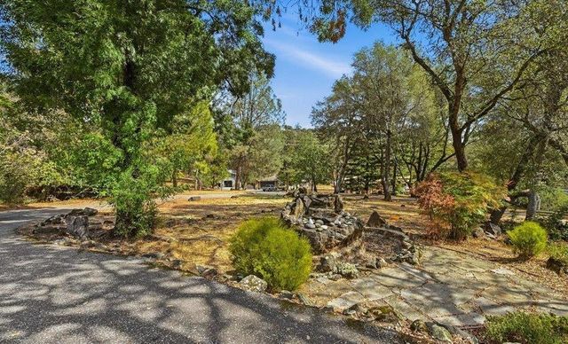 23410 Wayfarer Ct, Auburn, CA 95602