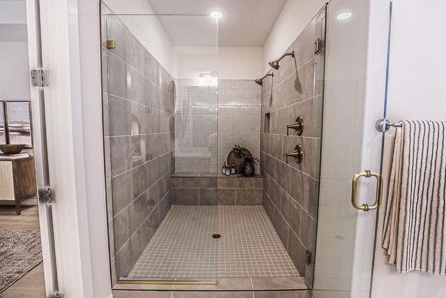 6910 WALKER FARMS DR, Bartlett, TN 38002