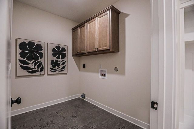 6910 WALKER FARMS DR, Bartlett, TN 38002