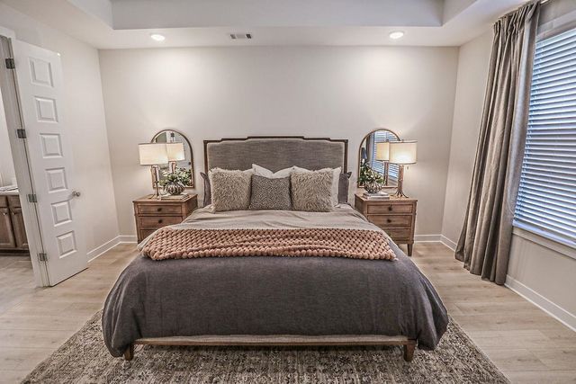 6910 WALKER FARMS DR, Bartlett, TN 38002