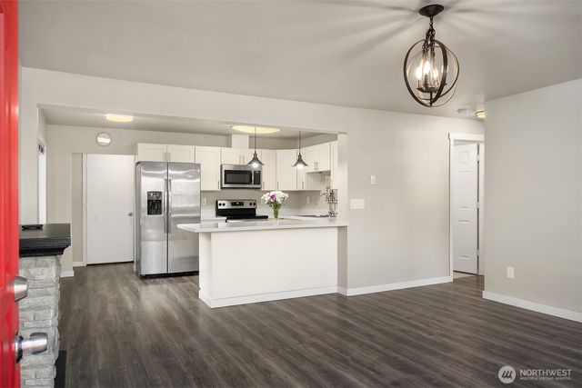 803 Dayton Avenue NE, Renton, WA 98056