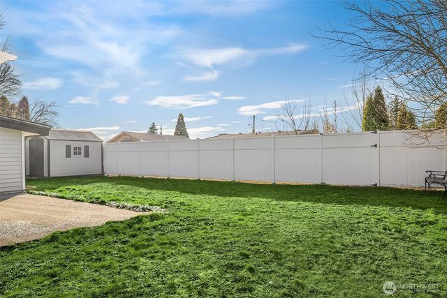 803 Dayton Avenue NE, Renton, WA 98056