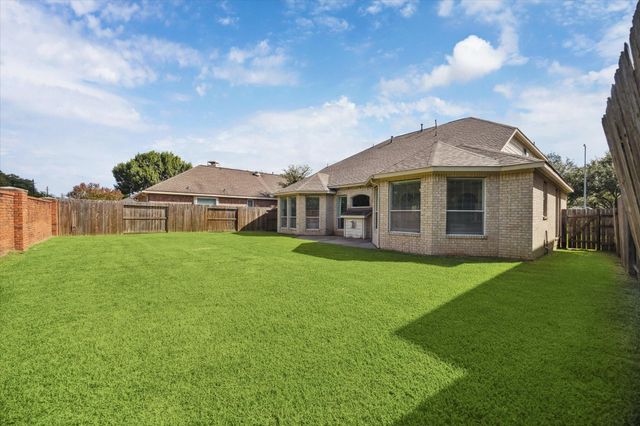 310 Brook Forest Trail, Sugar Land, TX 77478
