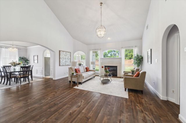 310 Brook Forest Trail, Sugar Land, TX 77478