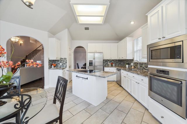 310 Brook Forest Trail, Sugar Land, TX 77478