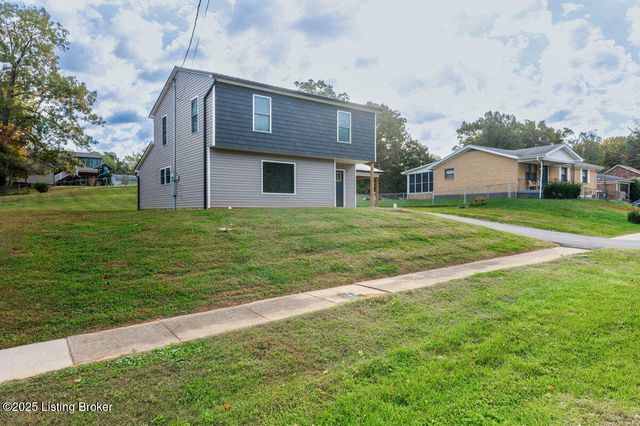 173 Kentucky Cir, Radcliff, KY 40160