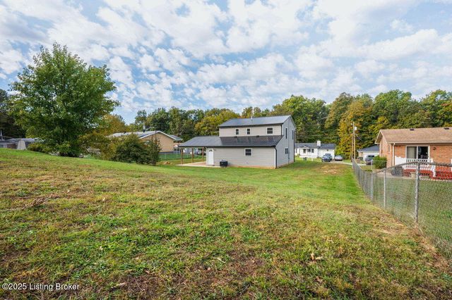 173 Kentucky Cir, Radcliff, KY 40160