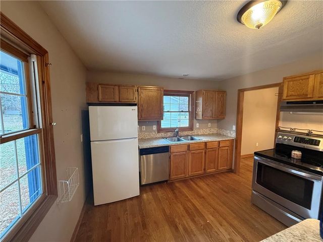 11 Morningside Drive, Paola, KS 66071