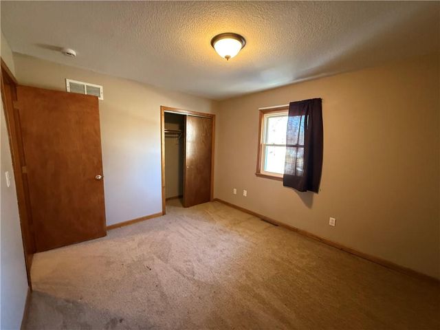 11 Morningside Drive, Paola, KS 66071