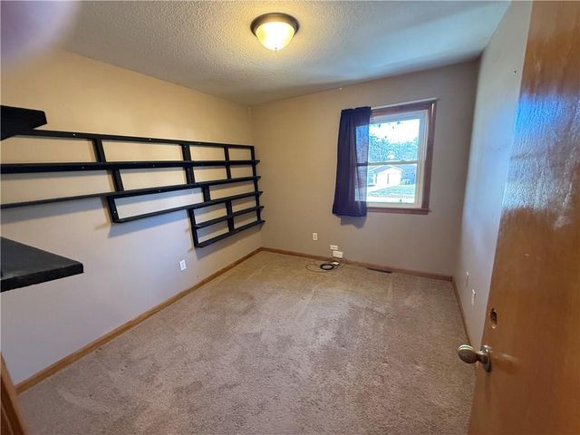 11 Morningside Drive, Paola, KS 66071