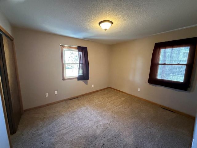 11 Morningside Drive, Paola, KS 66071