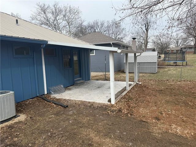11 Morningside Drive, Paola, KS 66071