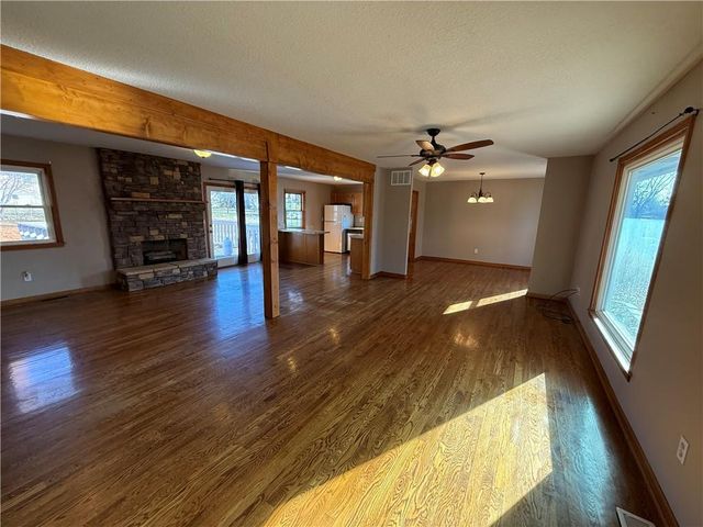 11 Morningside Drive, Paola, KS 66071