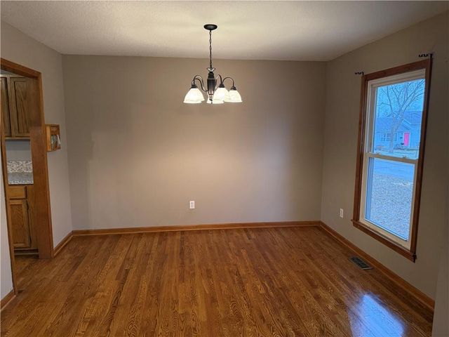 11 Morningside Drive, Paola, KS 66071