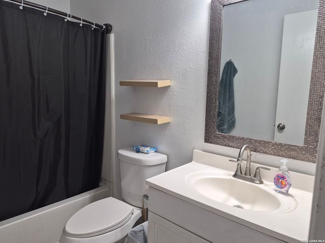 9730 IVY PLAIN DR, San Antonio, TX 78245