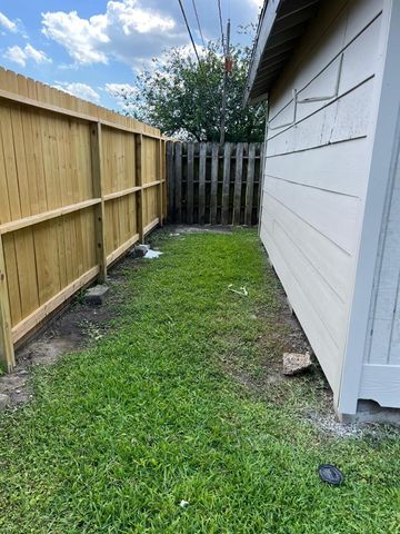 2522 Kingsdale Drive, Deer Park, TX 77536