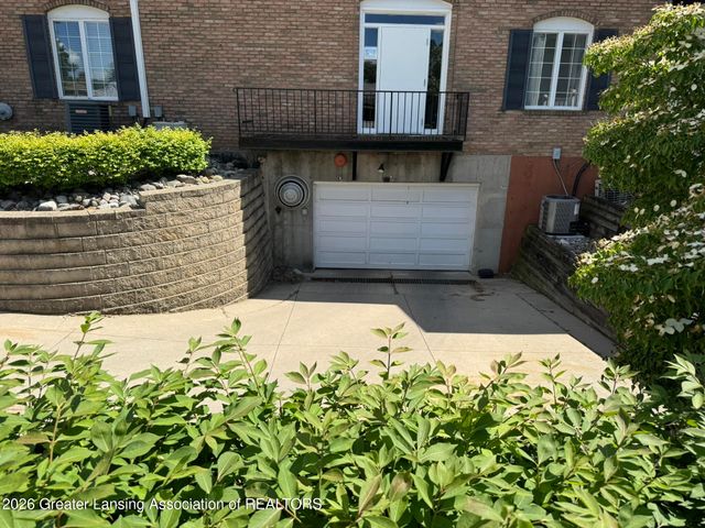 1740 Wellington Road 110, Lansing, MI 48910