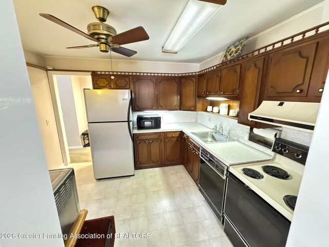 1740 Wellington Road 110, Lansing, MI 48910
