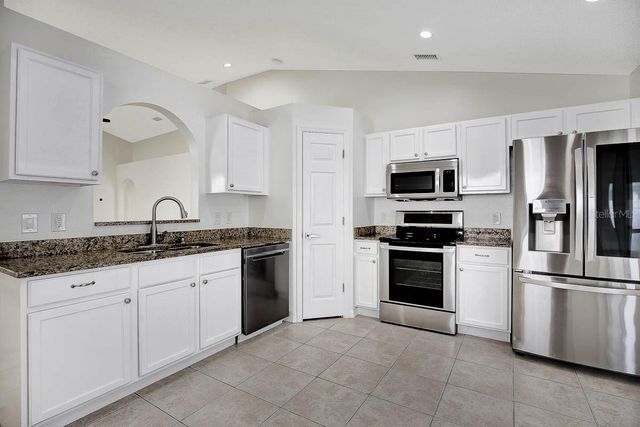 13715 GENTLE WOODS AVENUE, Riverview, FL 33569