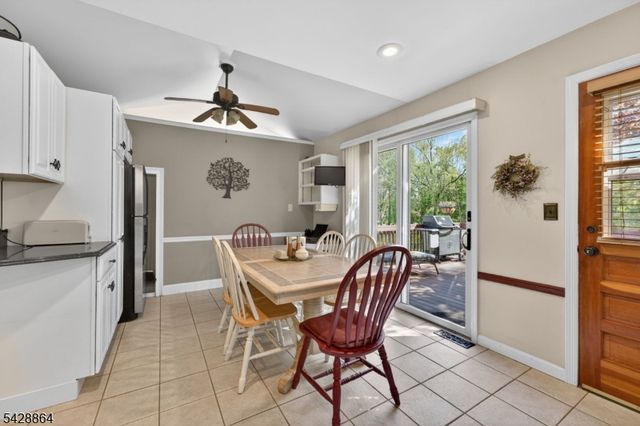 17 Lynn Ct, Hillsborough Twp., NJ 08844