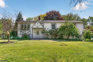 17 Lynn Ct, Hillsborough Twp., NJ 08844