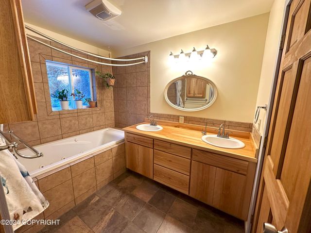 306 Hemlock Court, Haines, AK 99827