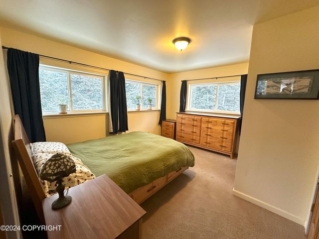 306 Hemlock Court, Haines, AK 99827