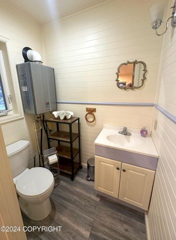 306 Hemlock Court, Haines, AK 99827