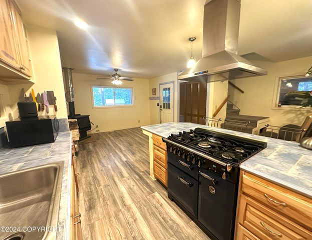 306 Hemlock Court, Haines, AK 99827