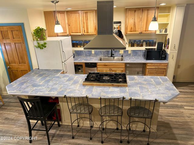 306 Hemlock Court, Haines, AK 99827