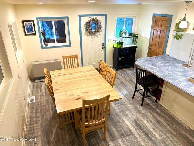 306 Hemlock Court, Haines, AK 99827