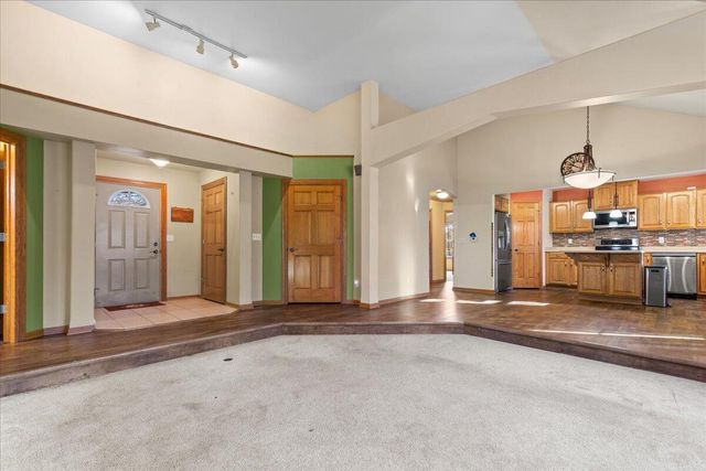 88 King Oak COURT, Random Lake, WI 53075