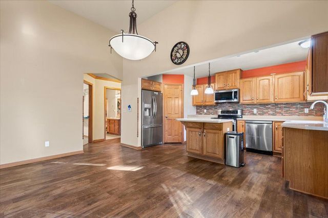 88 King Oak COURT, Random Lake, WI 53075