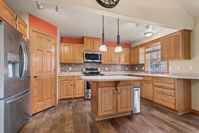 88 King Oak COURT, Random Lake, WI 53075