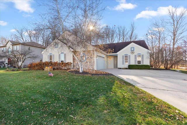 88 King Oak COURT, Random Lake, WI 53075