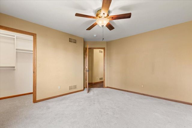 88 King Oak COURT, Random Lake, WI 53075